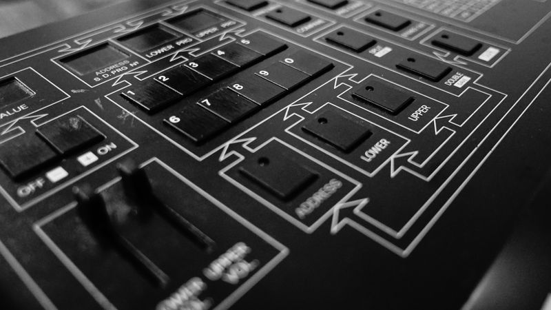 The controls of a Bit 99 synth